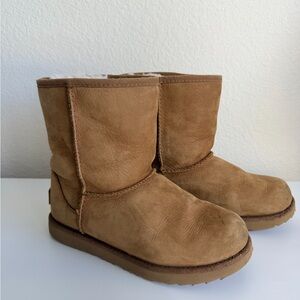 Girls Chestnut Brown Ugg Boots Size 2